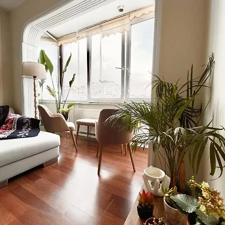 شقة Amazing Bosphorus View, 2 Bedroom New Furnished In Center