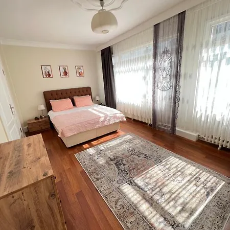 Amazing Bosphorus View, 2 Bedroom New Furnished In Center 아파트 이스탄불